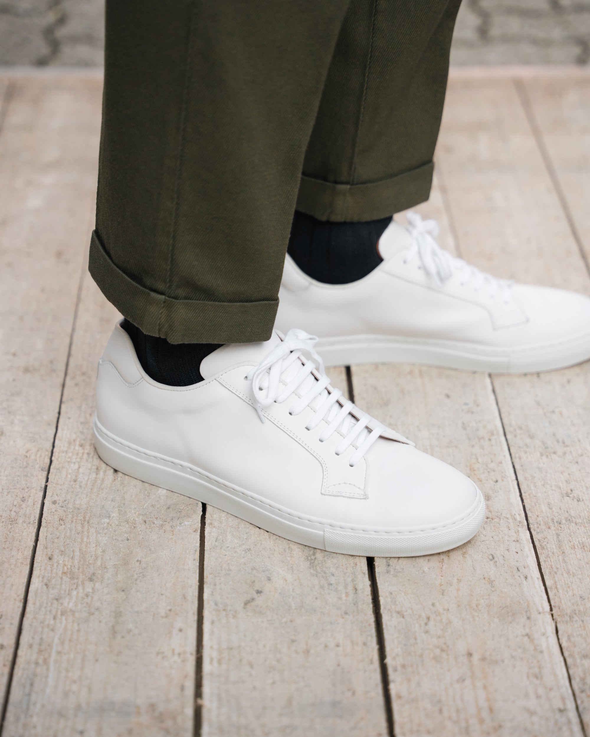 Men's total-white leather artisanal Sneakers | Velasca