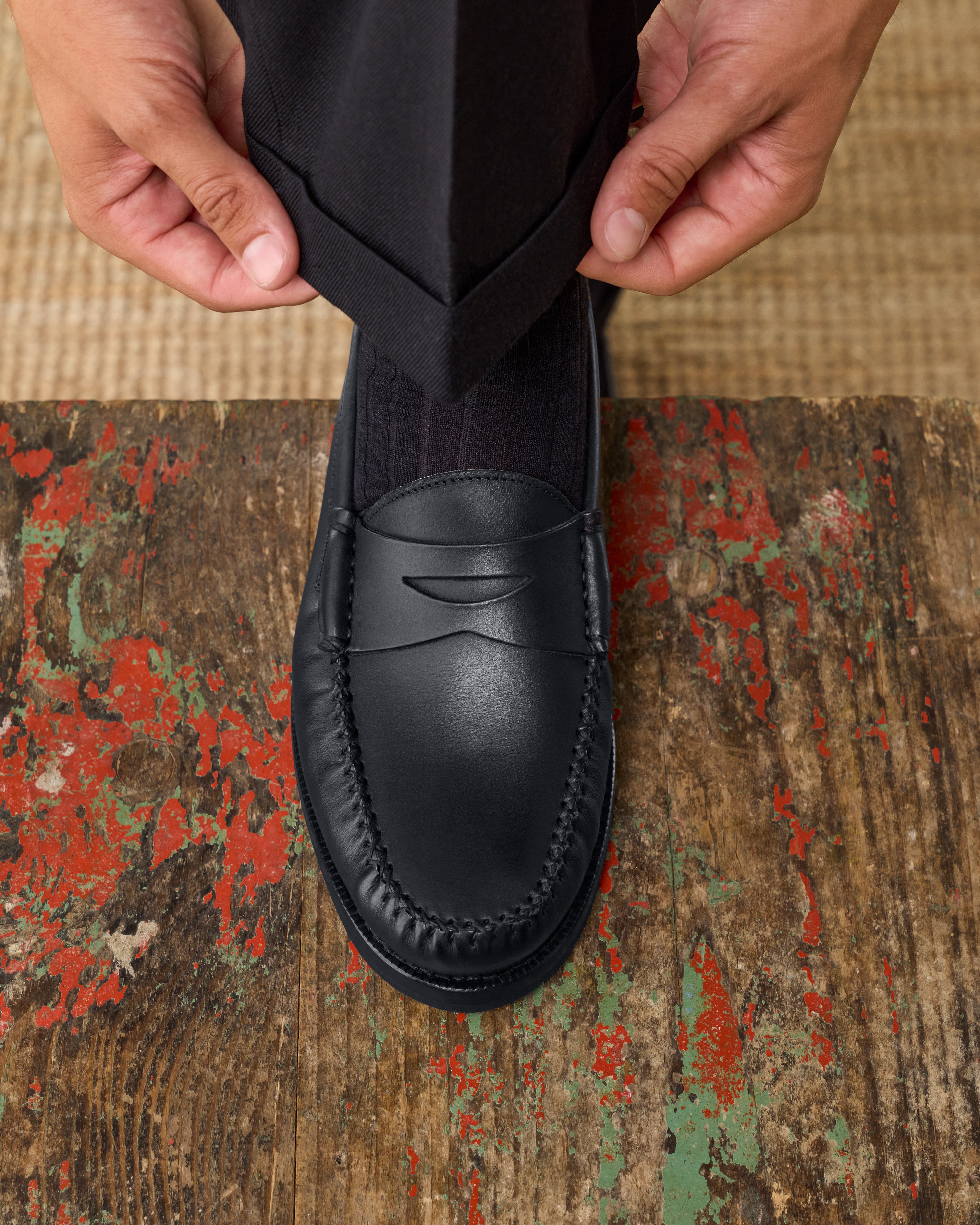 Men's handcrafted smooth black leather loafer | Velasca