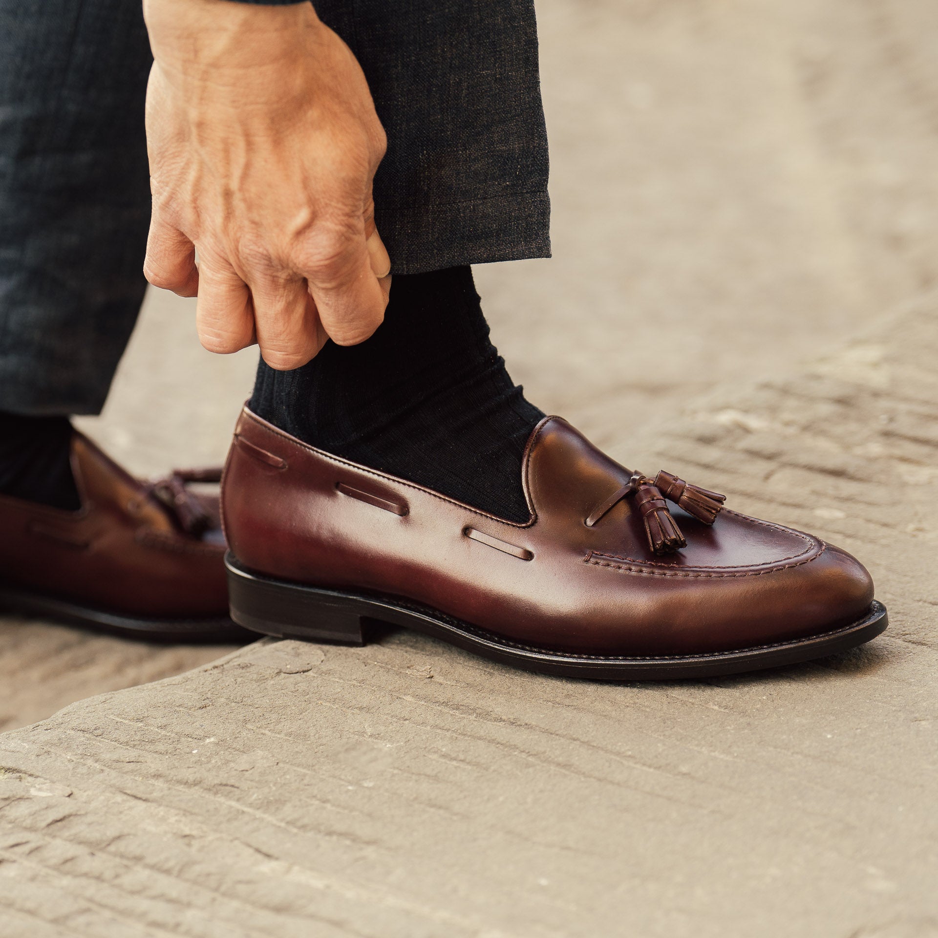 Velasca | Burgundy Tassel Loafers in cordovan leather display picture 2