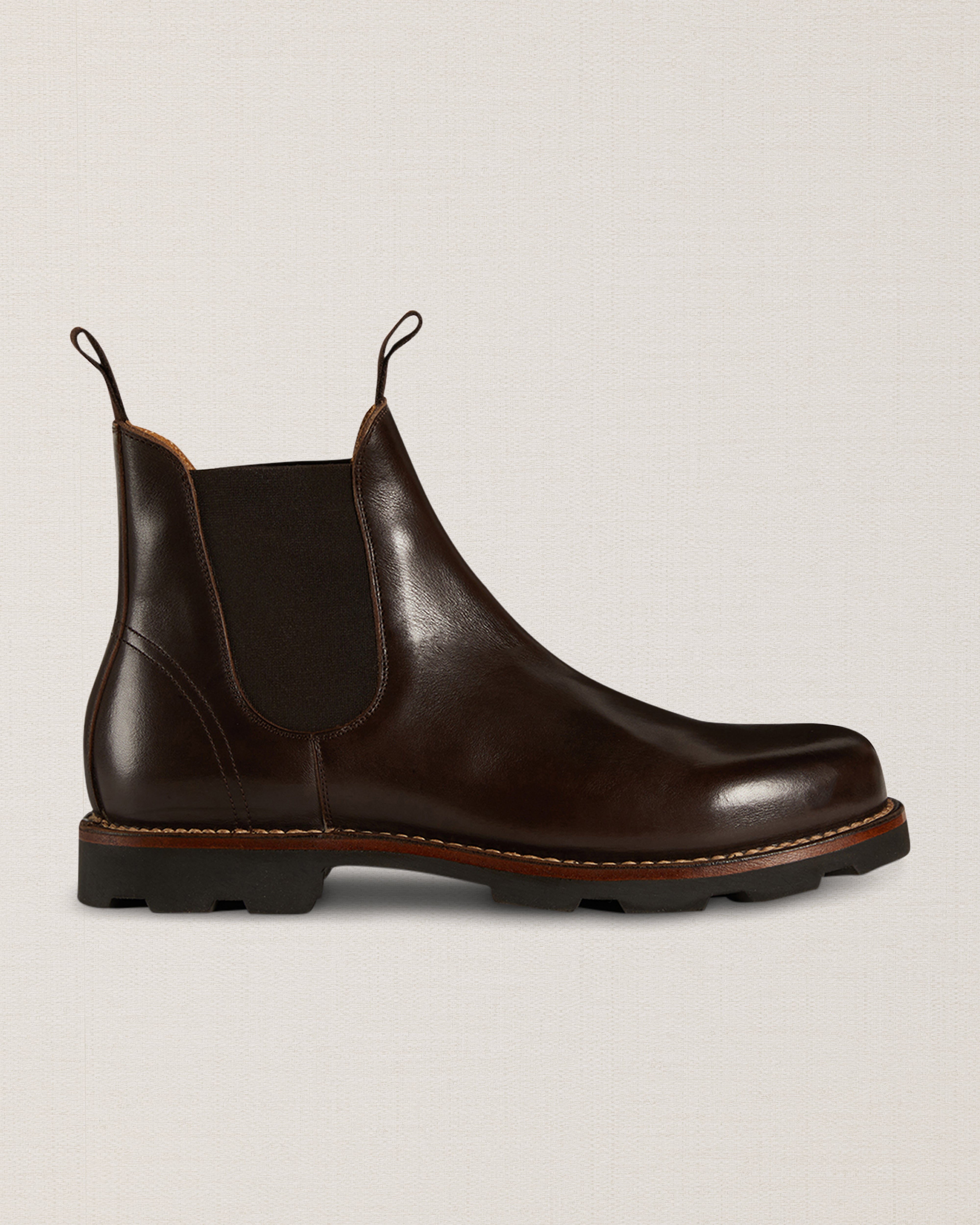 ベルナール　ピガ、【ジョアン・レ・パン】 Men's Chelsea ankle boots in smooth leather and Carrarmato sole