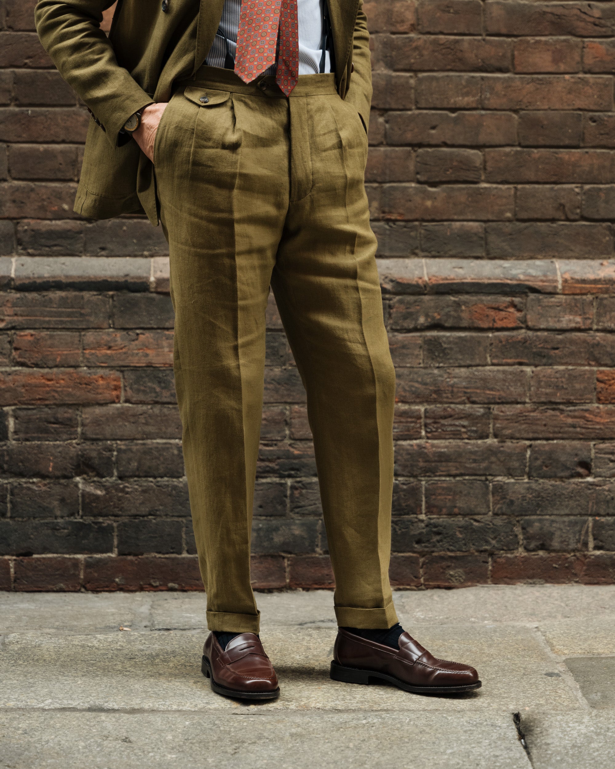Men's olive green linen trousers Made in Italy | Velasca Men's olive green linen trousers Made in Italy | Velasca