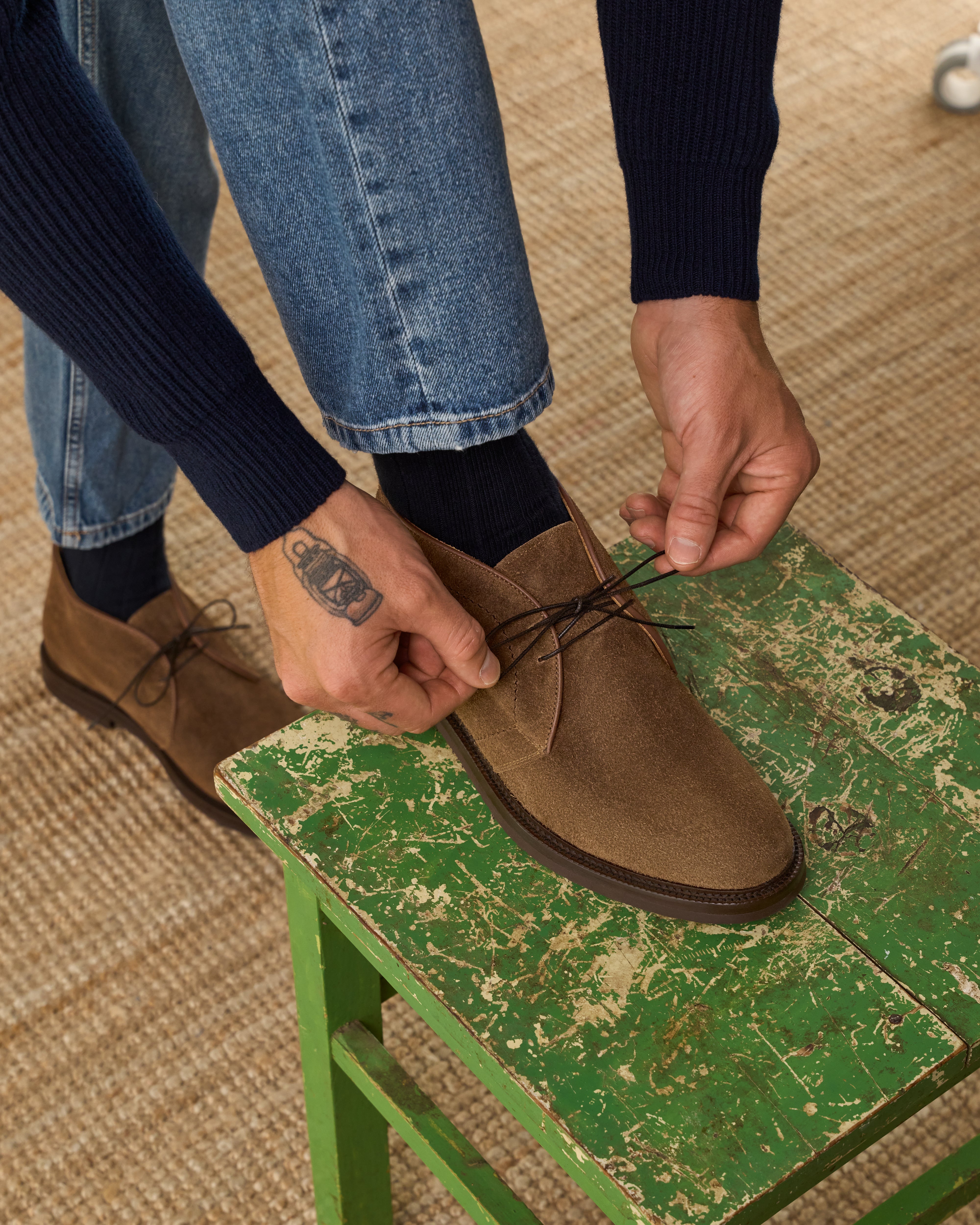 Men's tobacco brown suede desert boot