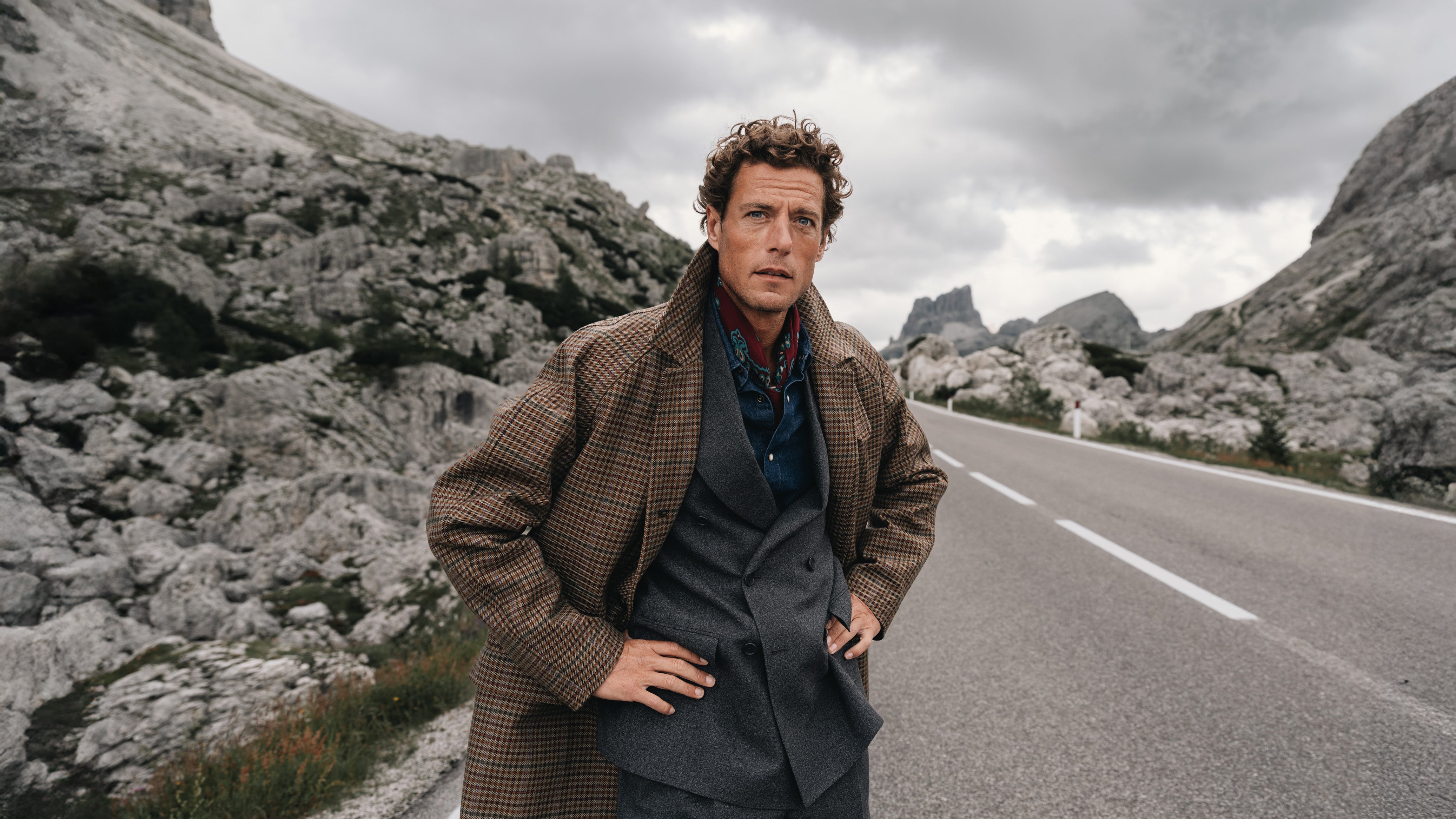 Pure wool handcrafted scarves, made in Italy | Velasca